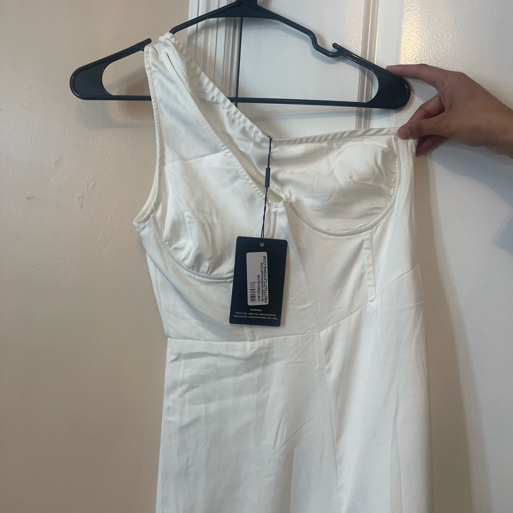 White jumpsuit - Picture 2 of 3